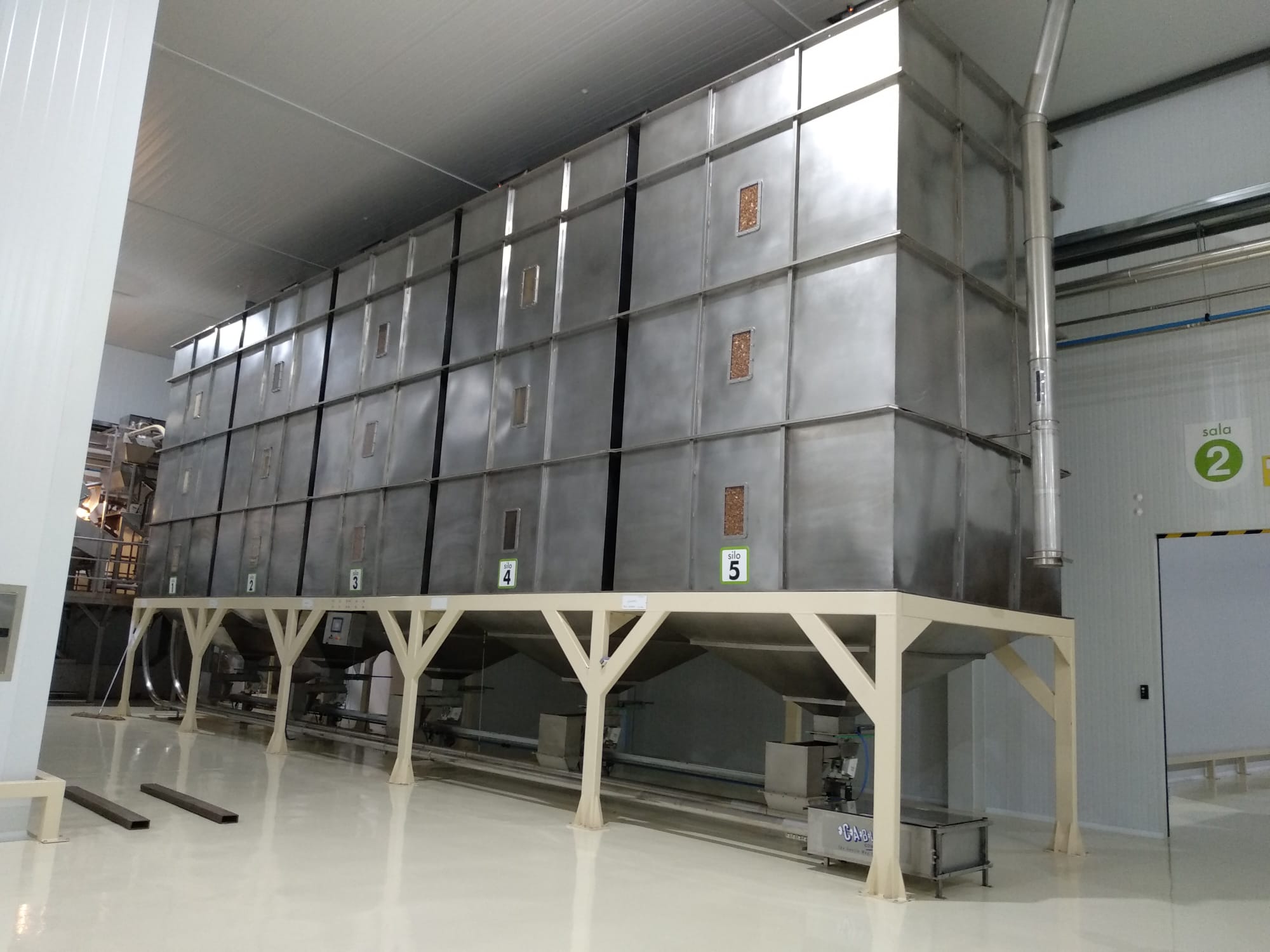 Silos de Almacenaje de Frutos Secos